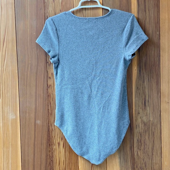 Ribbed bodysuit - Picture 2 of 3